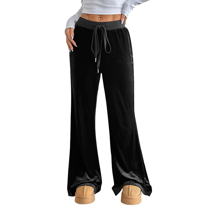 Loose lounge pants in velvet for women with elastic waistband and drawstring Lune London