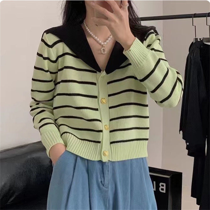 Fashion knitted cardigan for women with collar and button details Lune London
