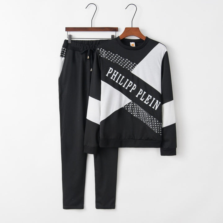 Women's sports set with a modern graphic design and an elastic waist Lune London