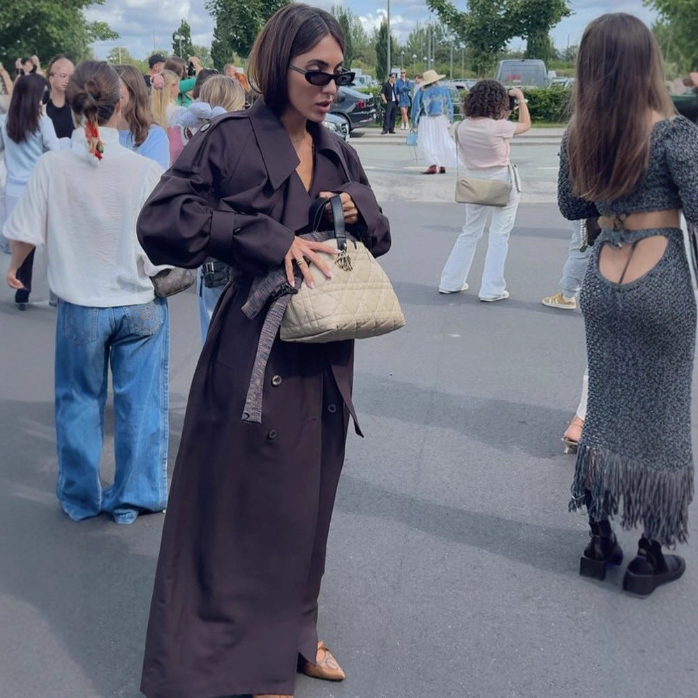 Trendy trench coat for women with belt and voluminous sleeves Lune London
