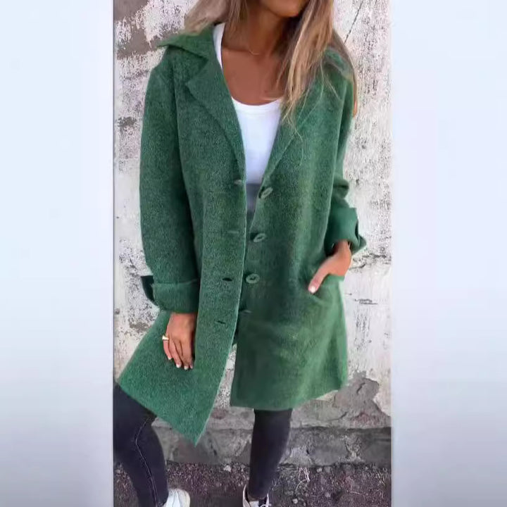 Elegant wool coat for women with practical pockets Lune London