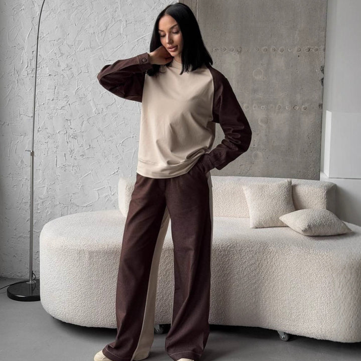 Sport leisure set for women with contrasting sleeves and soft materials Lune London