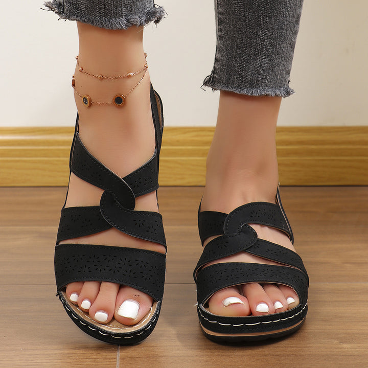 Comfortable sandals for women with adjustable foot straps Lune London