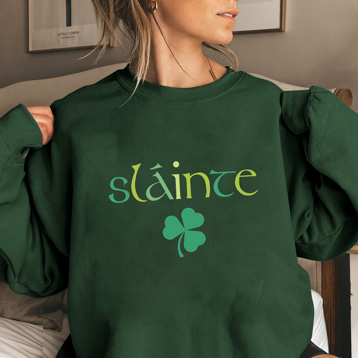 Sweat-shirt pour femmes avec des manches volumineuses et un design motivant Chic & Stil