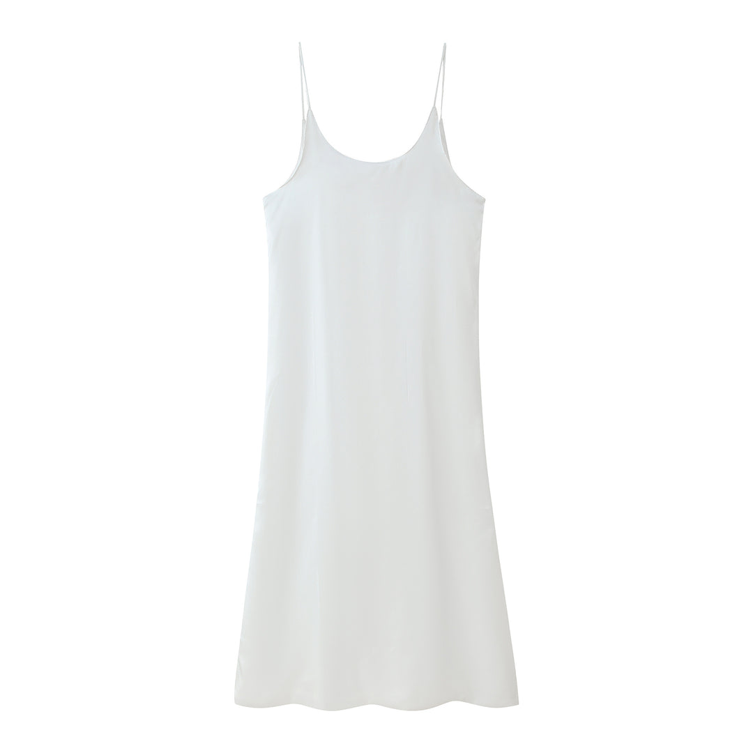 Spaghetti strap dress for ladies with an elegant cut and a fluid material Lune London