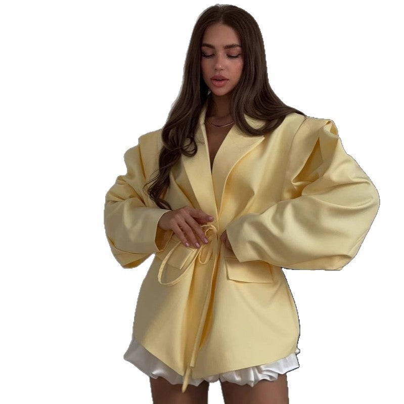 Oversized blazer for women with a tie belt and practical pockets Lune London