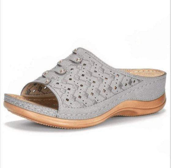 Ladies' fashion and comfortable clogs with breathable upper material Lune London