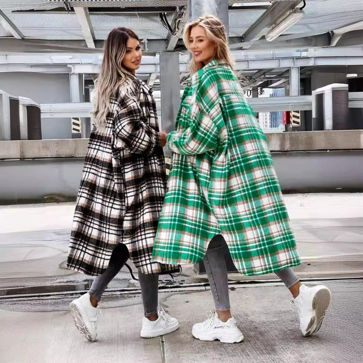 Oversized checkered jacket for women in a casual chic style