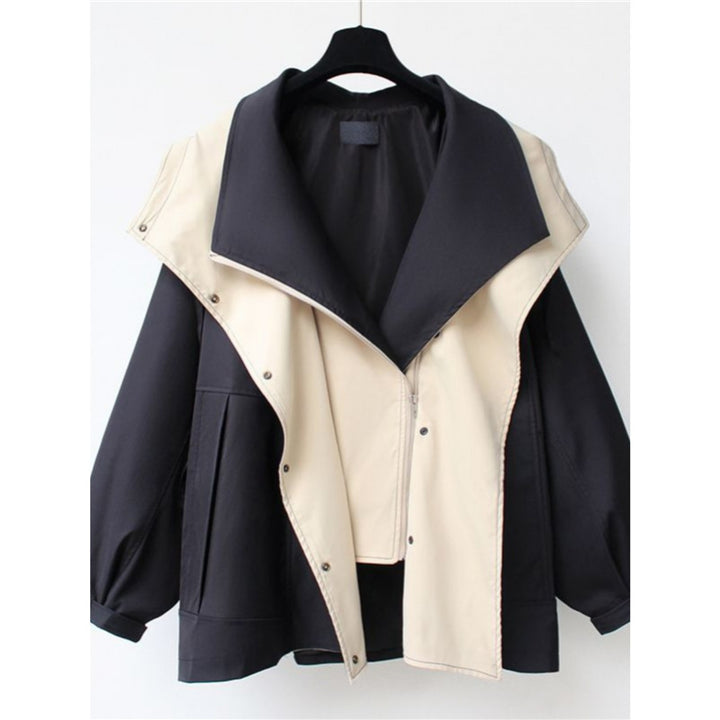 Multifunctional outdoor jacket for women with large pockets and practical zippers Lune London
