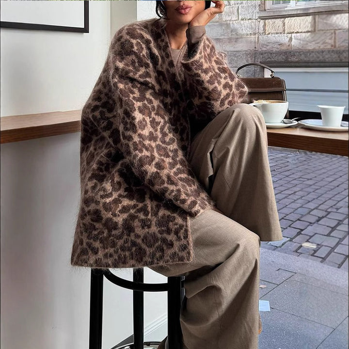 Ladies cozy leopard jacket in high-quality material Lune London