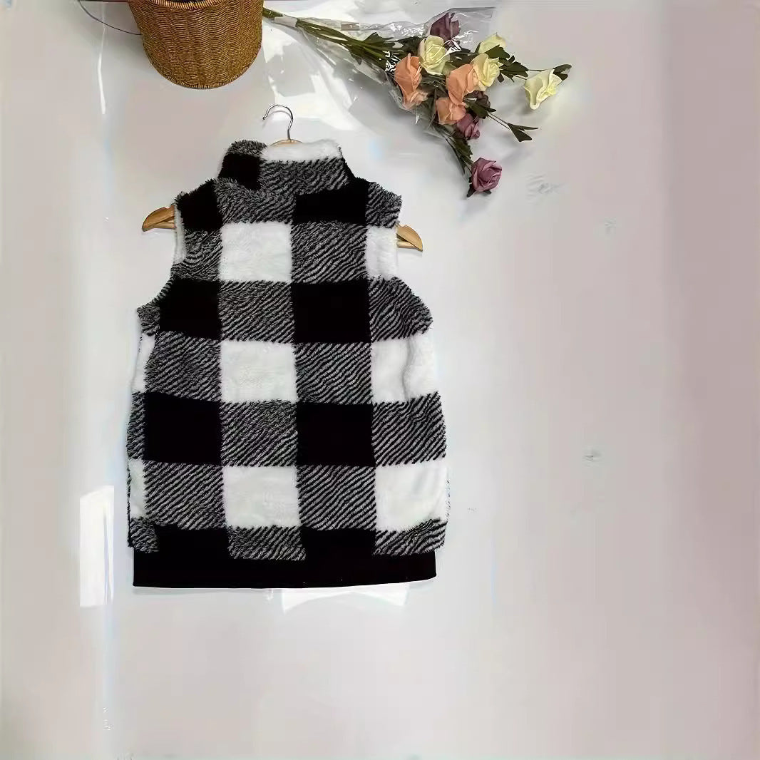 Women plaid fleece gilet with practical pockets Lune London
