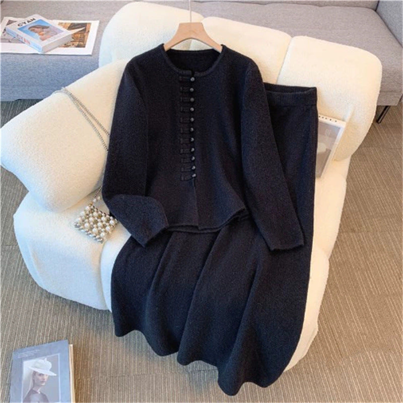 Ensemble en tricot pour femmes avec design classique de boutons et jupe fluide Chic & Stil