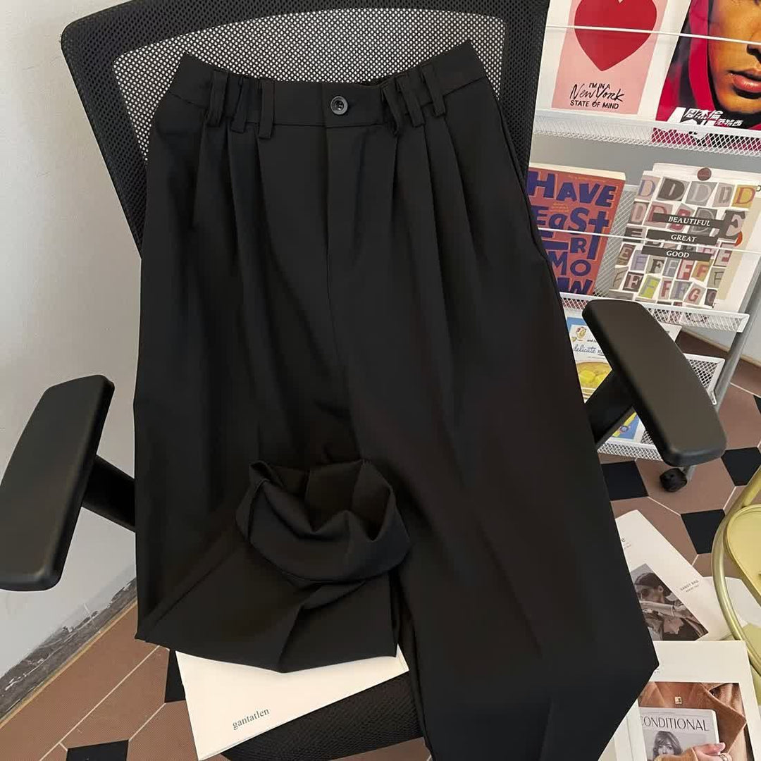 Pantalon élégant pour femmes taille haute avec plis et jambes larges Chic & Stil