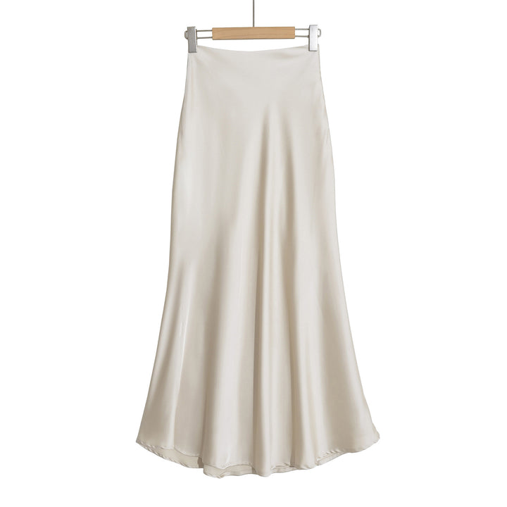Elegant maxi skirt for ladies in flowing satin fabric with high waist Lune London