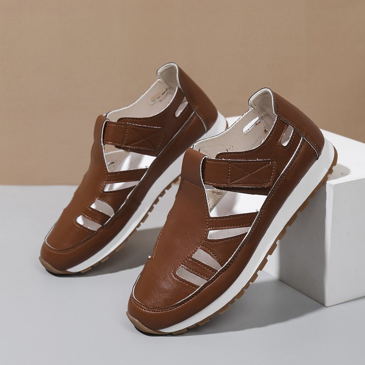 Comfortable women's sandals with ergonomic strap design and breathable surface technology Lune London