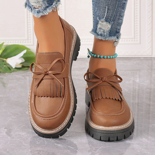 Ladies moccasins with trendy fringed design and comfortable sole Lune London