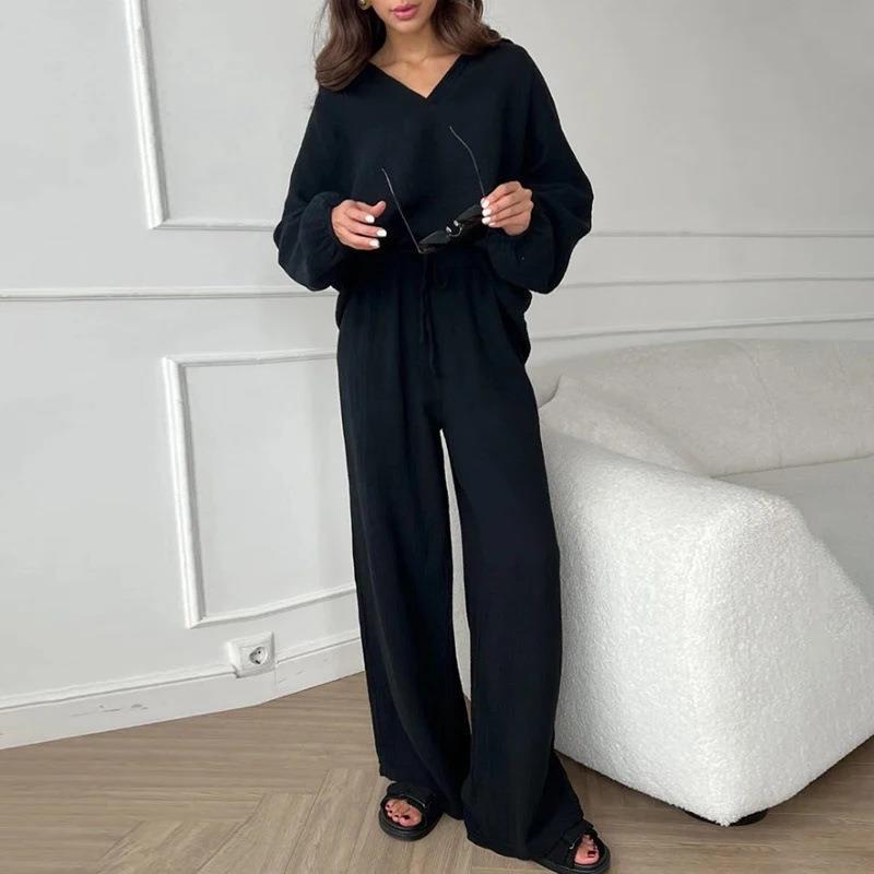 Lune London Lightweight Two-Piece Leisure Set for Women