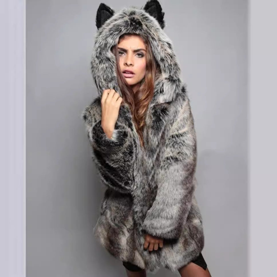 Cozy women's jacket with animal print and hood Lune London