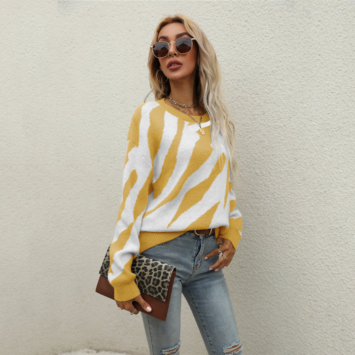 Pull tricoté élégant pour femmes avec un motif animal frappant et une coupe innovante Chic & Stil