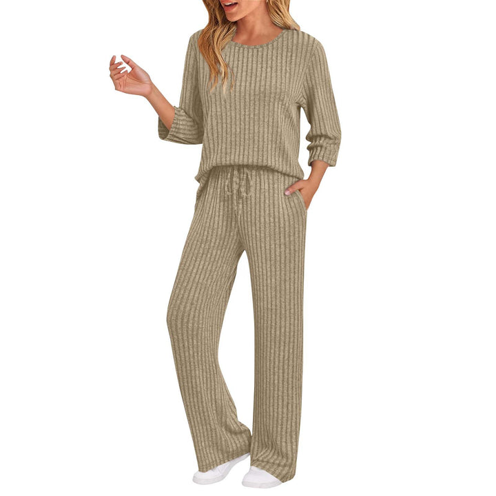 Ladies Comfortable leisure outfit with a striped structure Lune London