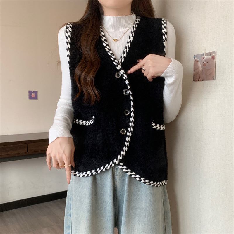 Women's vest with braided accents and button details Lune London