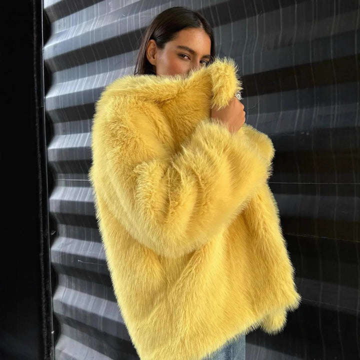 Ladies Elegant Faux Fur Jacket with Soft Lining and Chic Voluminous Cut
