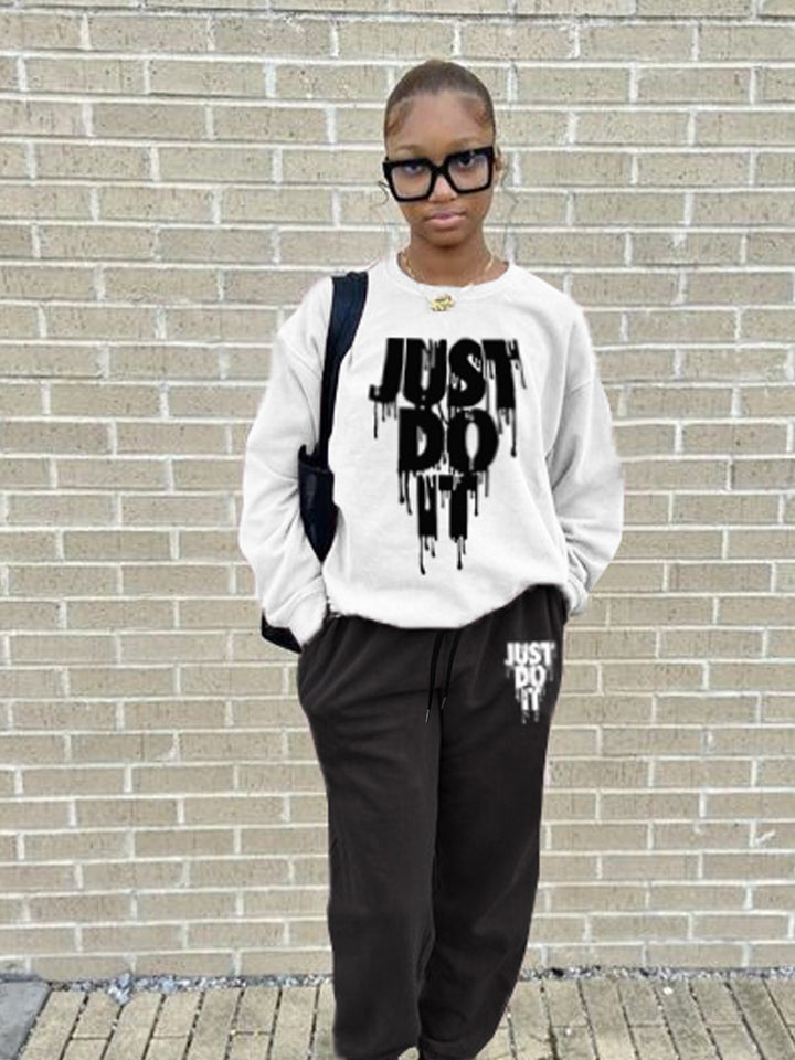 Leisure set for women with motivational statement print Lune London