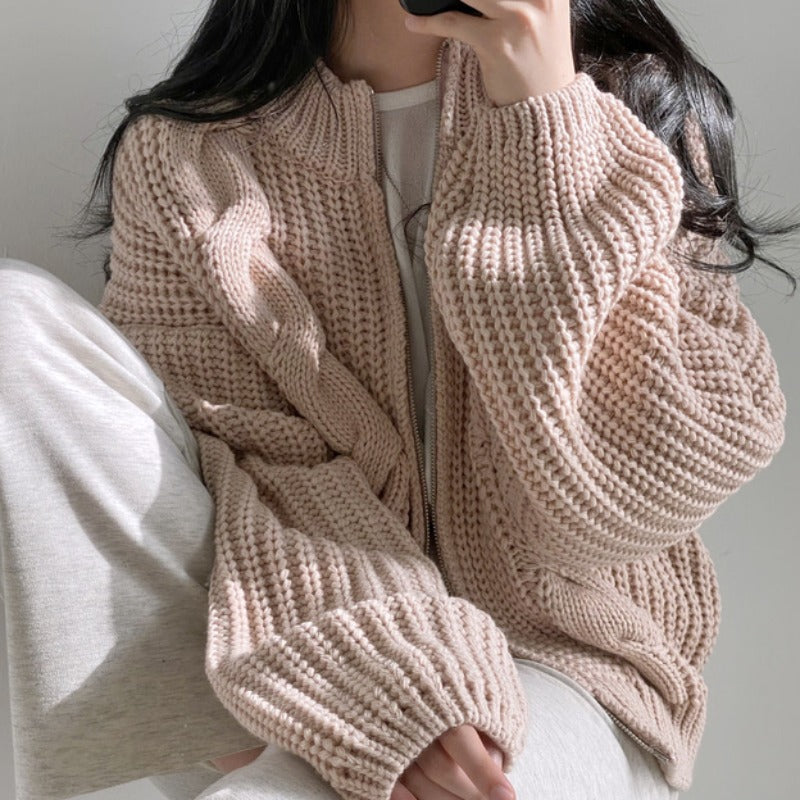 Cardigan confortable pour femme avec des manches volumineuses et un design moderne Chic & Stil
