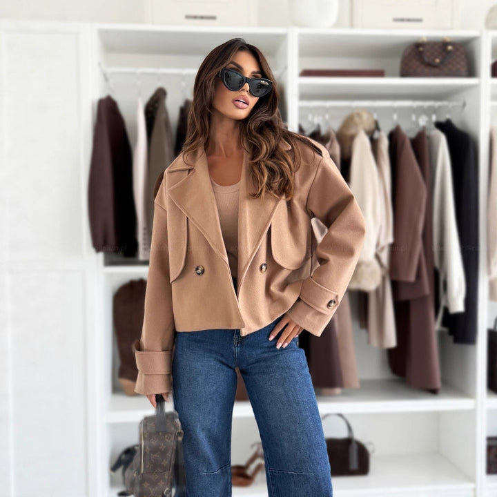 Trendy cropped blazer jacket for women with double-breasted buttons and wide lapels Lune London