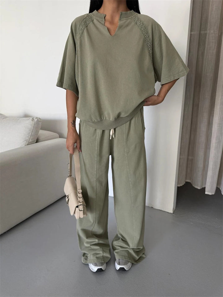 Oversized casual t-shirt for women with V-neck Lune London