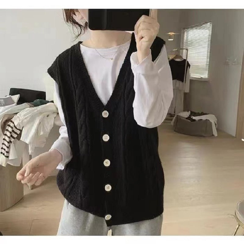 Gilet tricoté pour femmes avec motif en câble et détails de boutons Chic & Stil