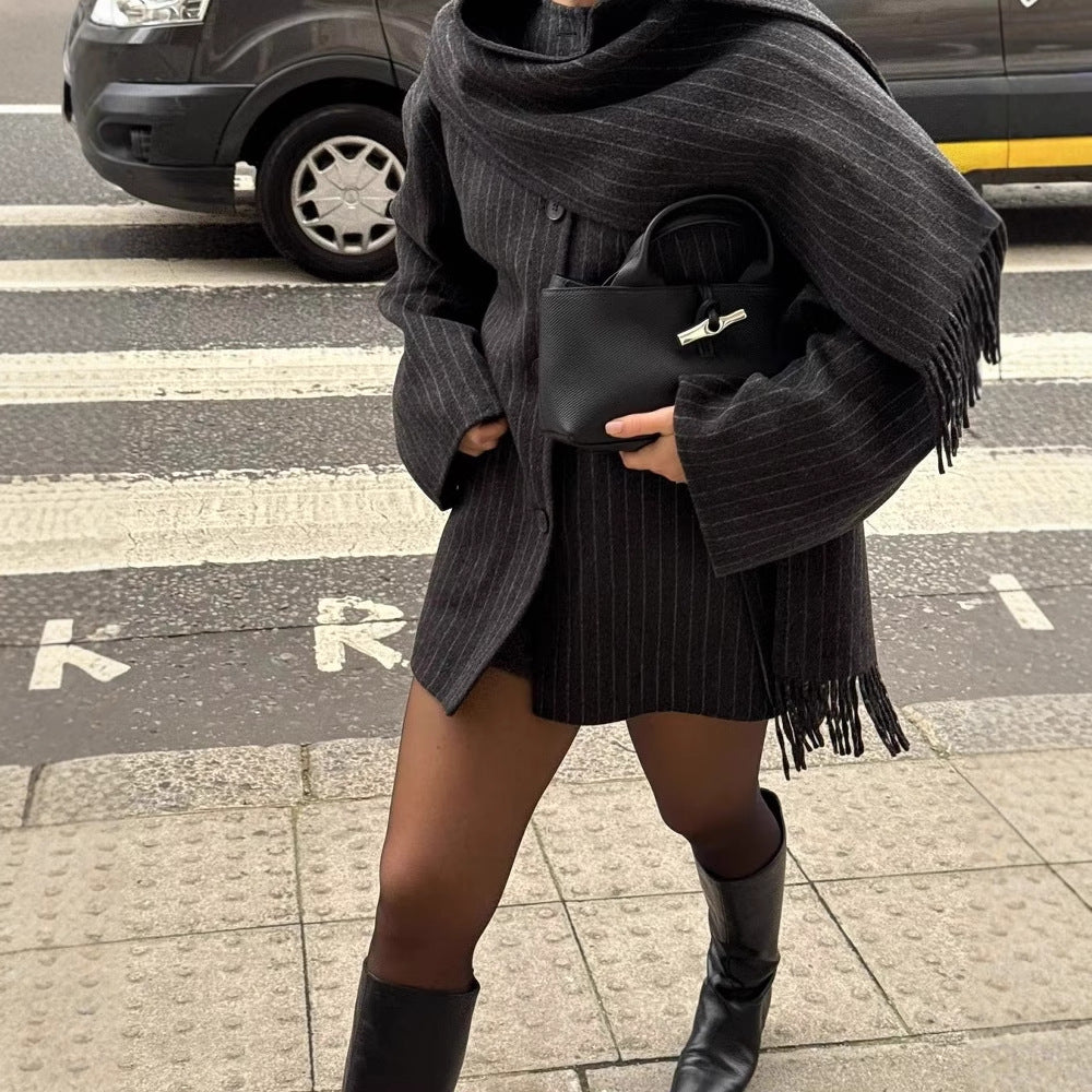 Trendy women's quilted jacket with asymmetrical collar and an elegant scarf Lune London