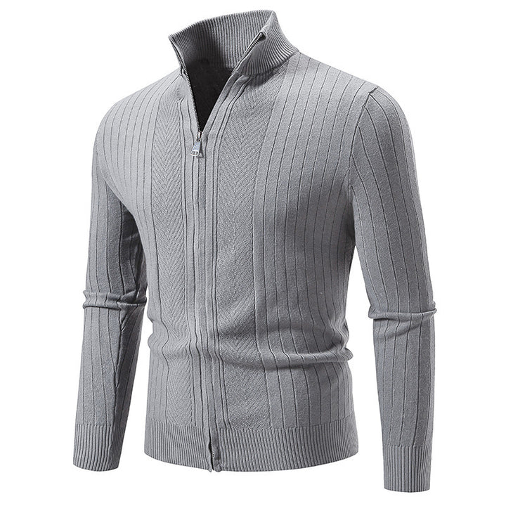 Elegant fine-knit sweater for men with a high collar and zipper Lune London