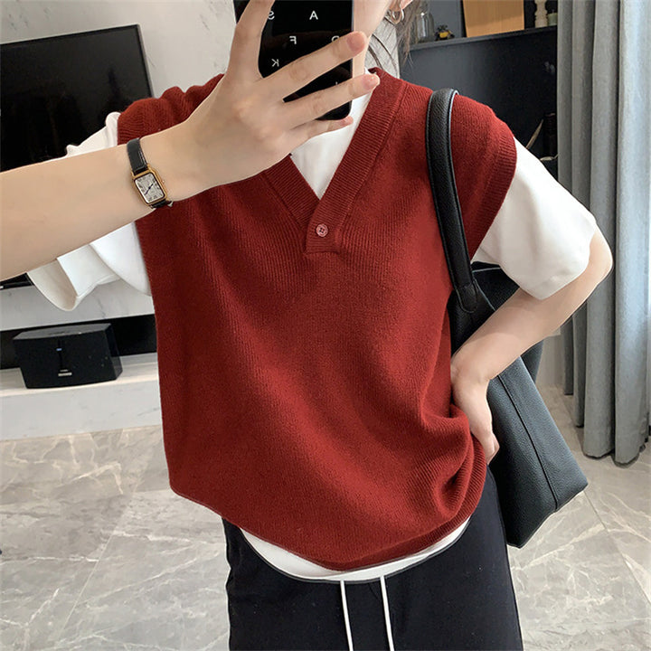 Gilet en tricot tendance pour femmes avec décolleté en V et boutons décoratifs Chic & Stil