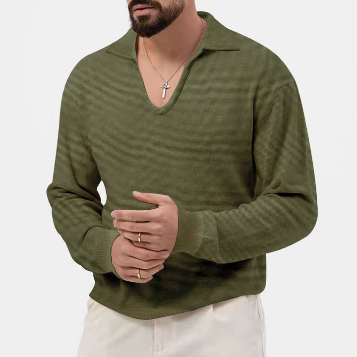 Sweater for men with trendy V-neck in breathable knit material Lune London