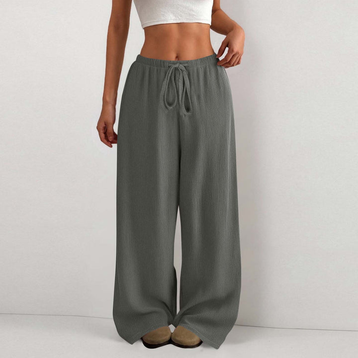Loose summer pants for women in lightweight fabric with elastic Lune London