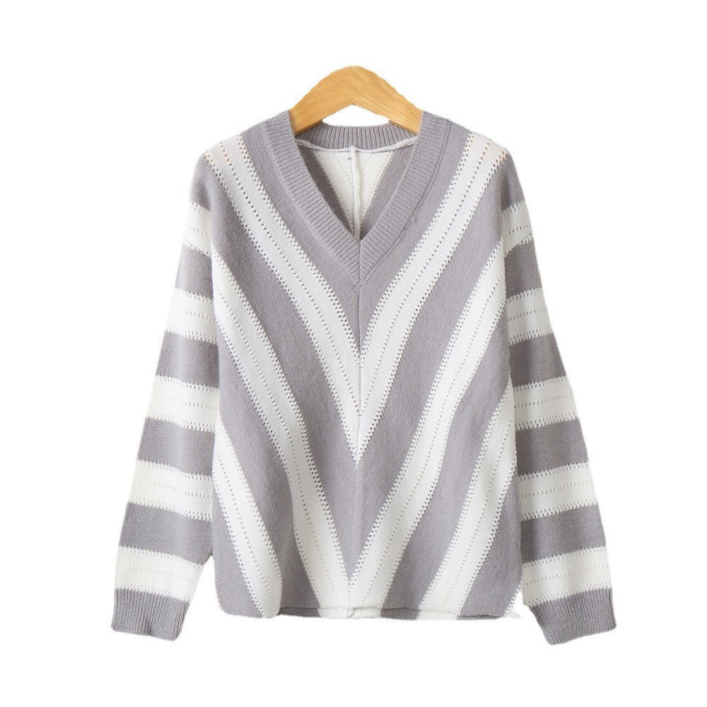 Ladies V-neck pullover with a refined striped pattern Lune London