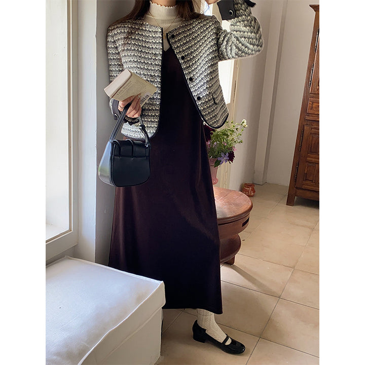 Ladies fashionable jacket in tweed look with round neckline Chic & Stil
