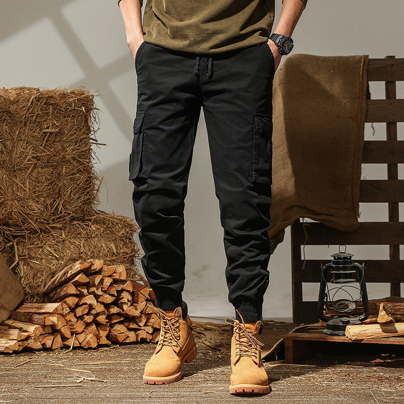 Men's cargo pants with several practical pockets Lune London