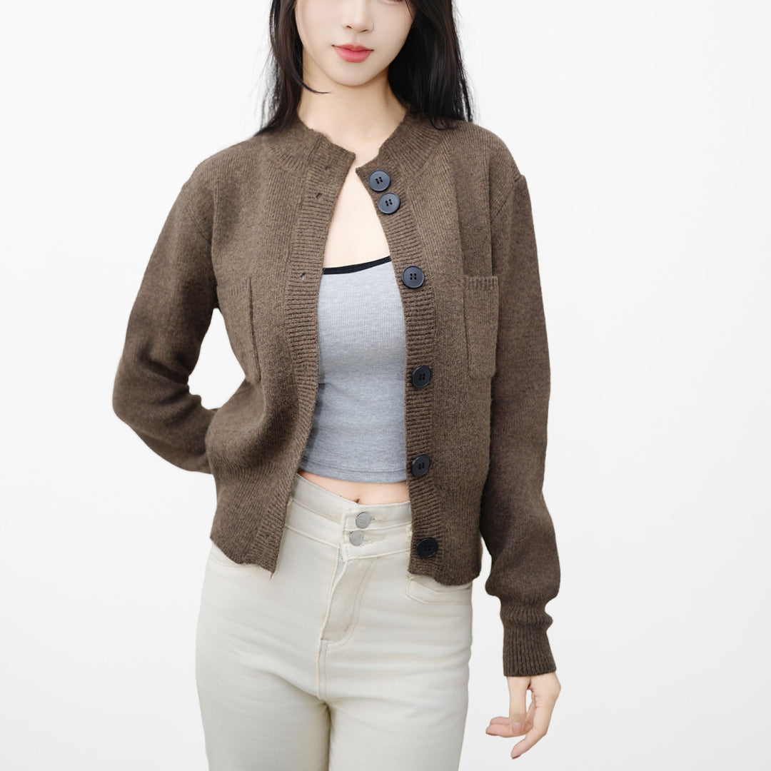 Gilet en tricot pour femmes avec détails de bouton et poche plaquée Chic & Stil