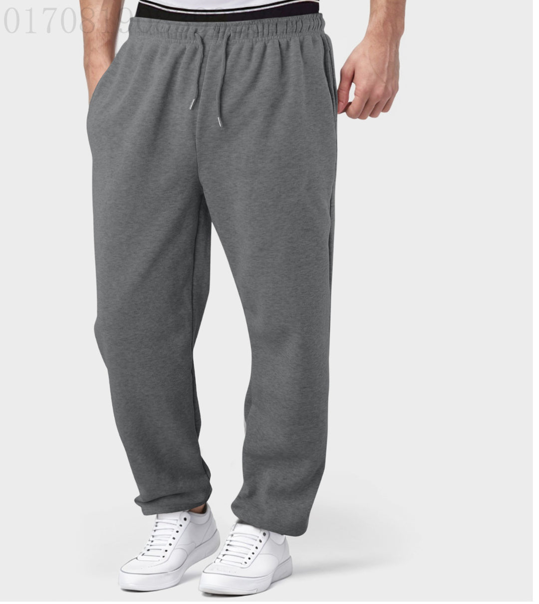 Men's comfortable sweatpants with elastic waistband and side pockets Chic & Stil