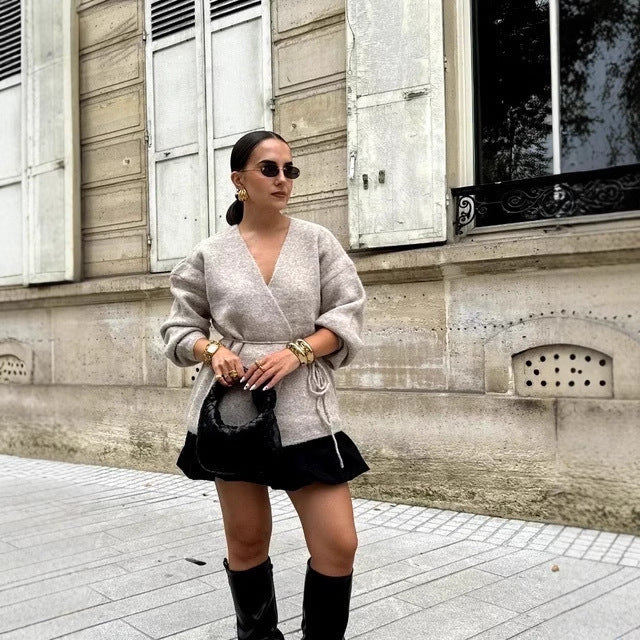 Chic and Stylish Women's Tie Sweater with Fit and Stylish Details