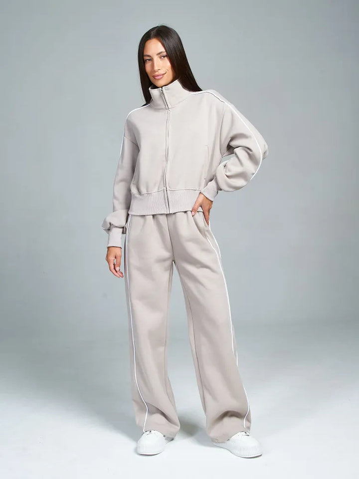 Leisure set for women with high collar and casual cut Lune London