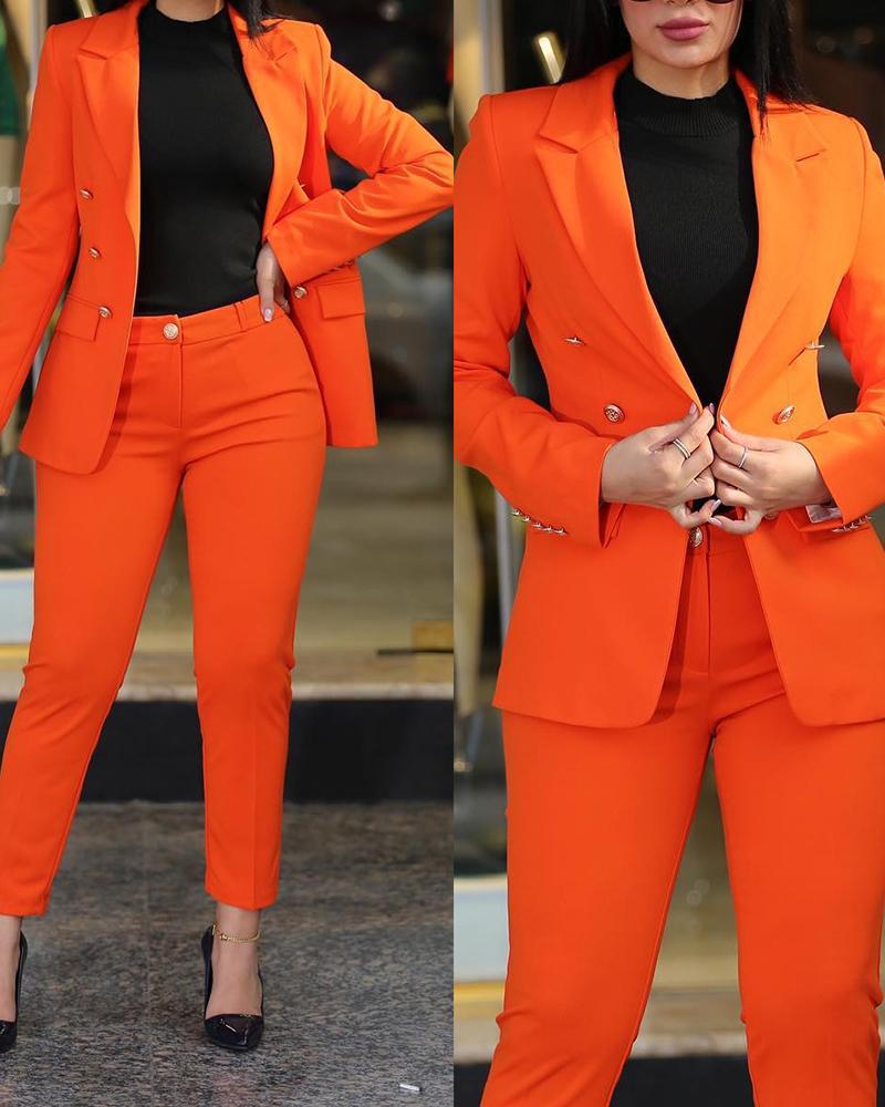 Ladies elegant and stylish business suit with double-breasted and fitted cut Lune London