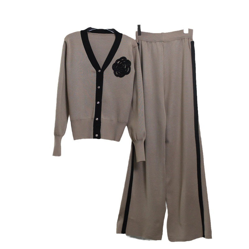 Knitted loungewear set for women with elegant button placket and trendy details Lune London