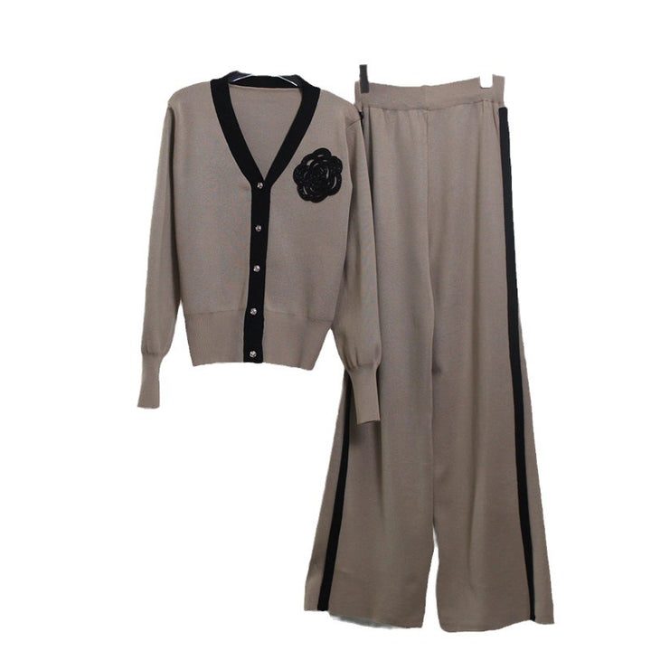 Knitted loungewear set for women with elegant button placket and trendy details Lune London