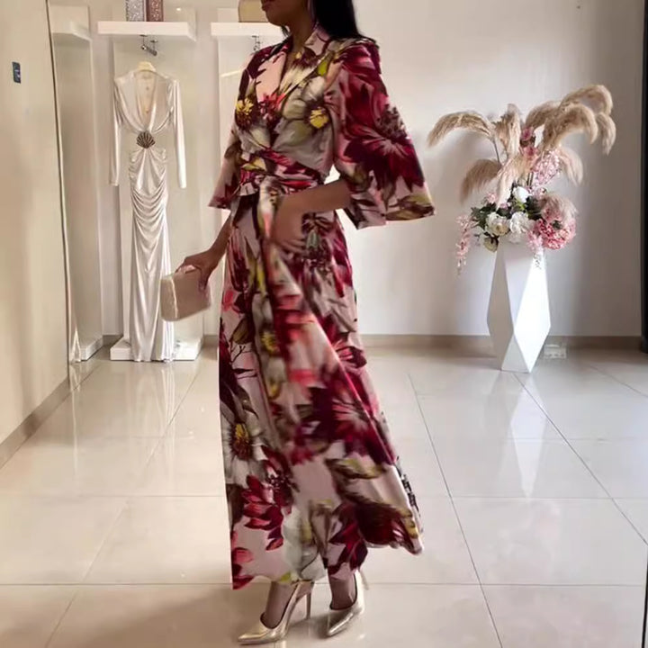 Robe florale élégante pour femmes avec ceinture ajustée et manches larges Chic & Stil