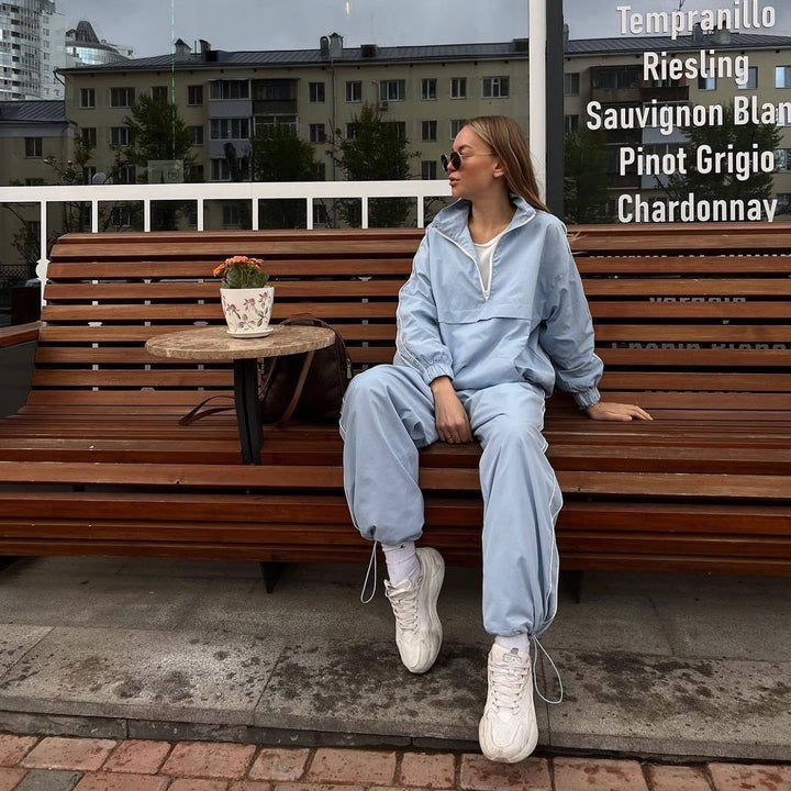 Women’s sporty windbreaker and full-zip jogging set Lune London