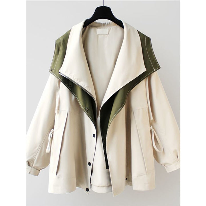 Multifunctional outdoor jacket for women with large pockets and practical zippers Lune London