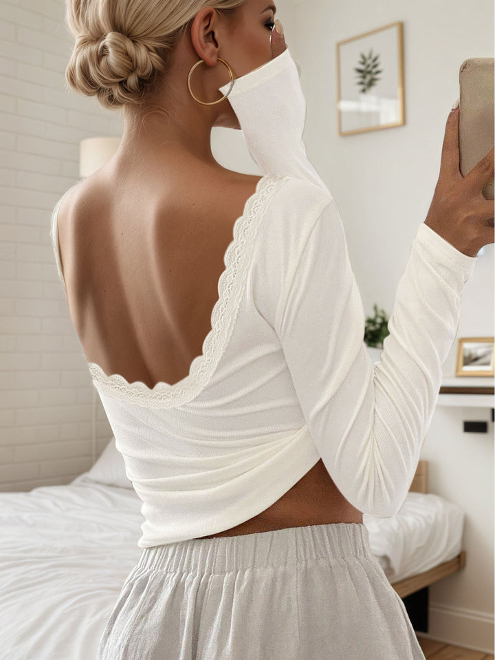 Chemise à manches longues pour femmes avec décolleté profond au dos et embellissement en dentelle élégante Chic & Stil